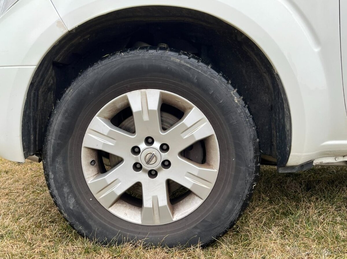 Nissan Pathfinder 2.5DDTi 4x4 - 9