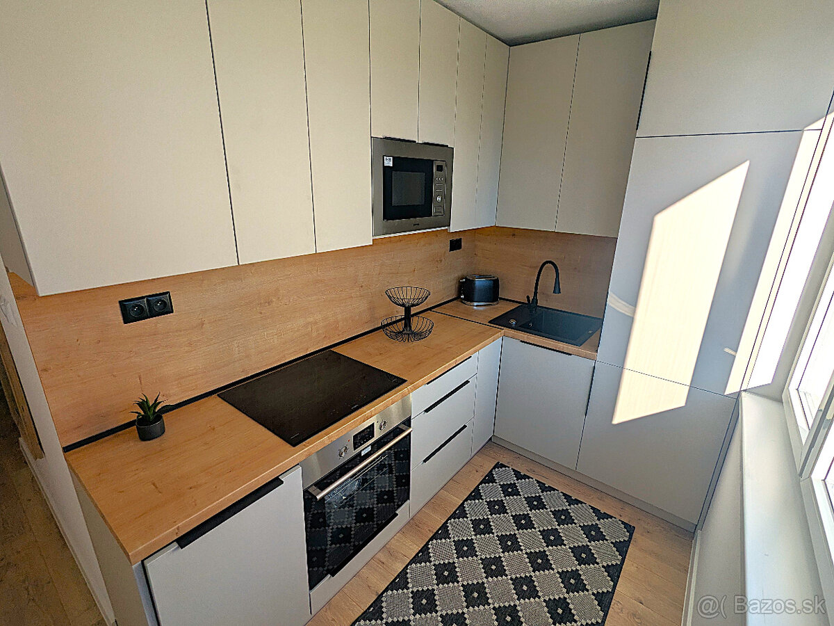 Štýlový, rekonšt. 2-izb. Galaktická ul., Lo, 2.p,voľný kúpou - 9