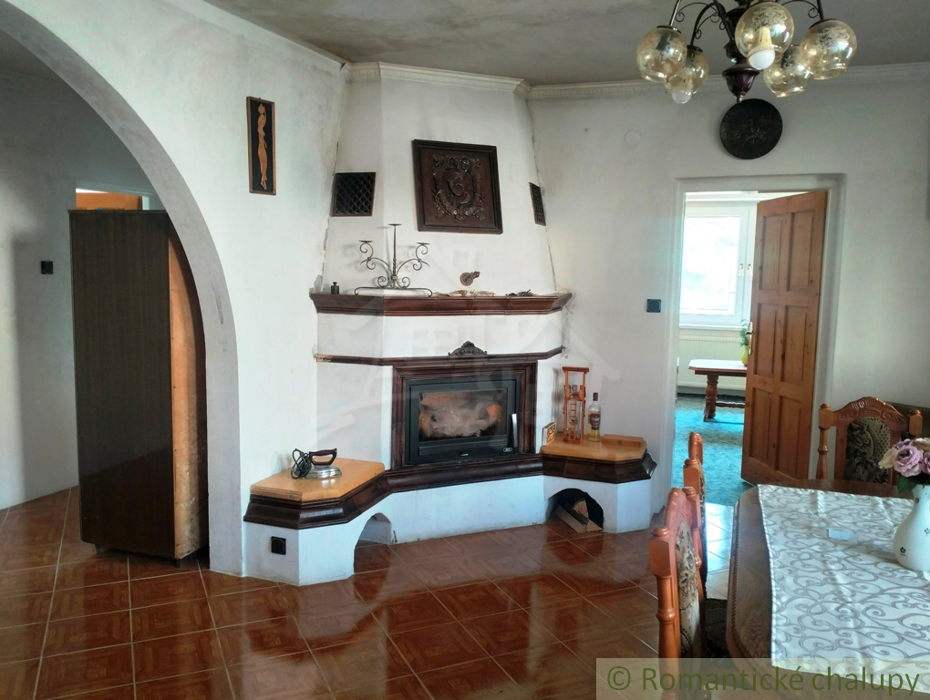 Veľký pekný dom v malebnej obci Nová Lehota na predaj - 9