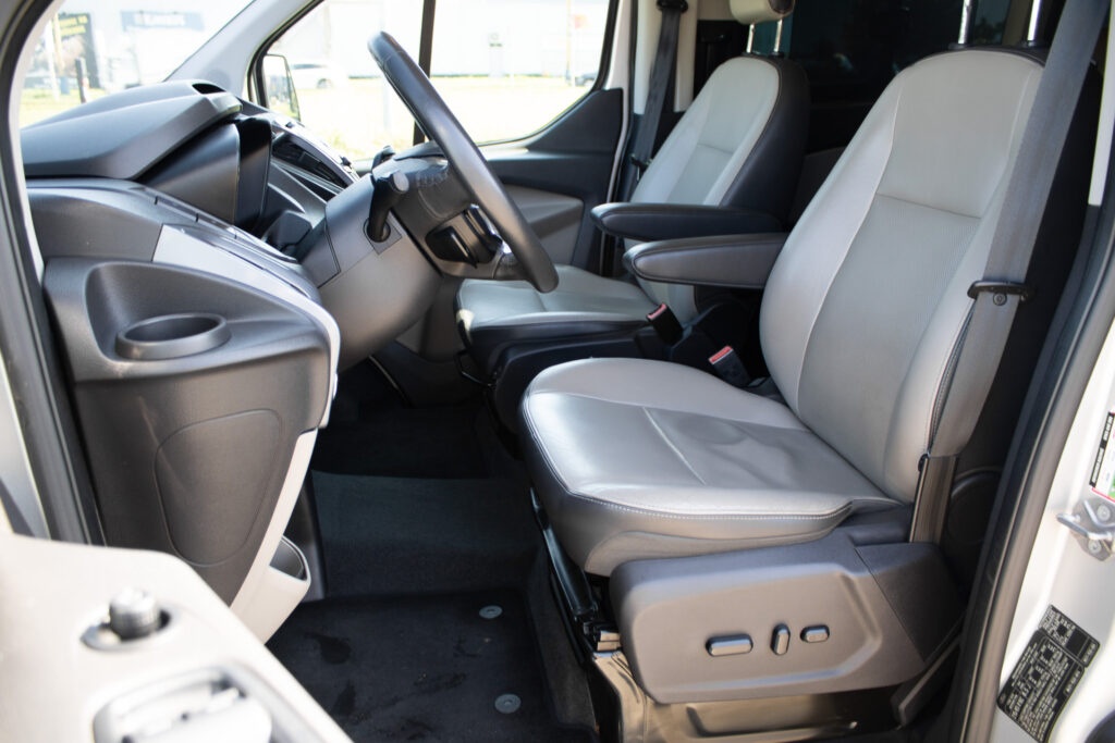 Ford Tourneo Custom 2.2 TDCi Titanium 114kW (2015) - 9