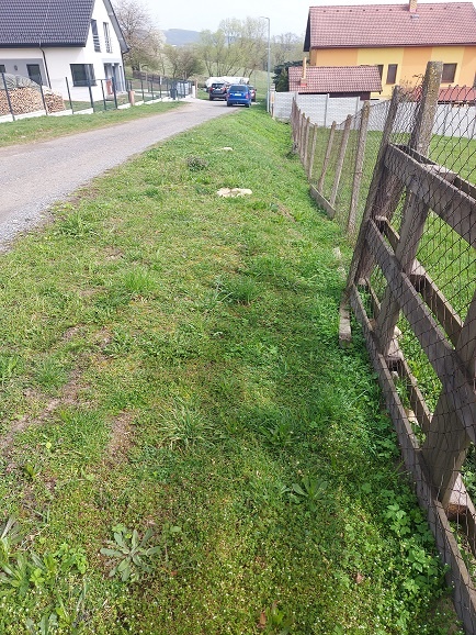 Predám stavebný pozemok so STAVEBNÝM POVOLENÍM 961 m2 - 9