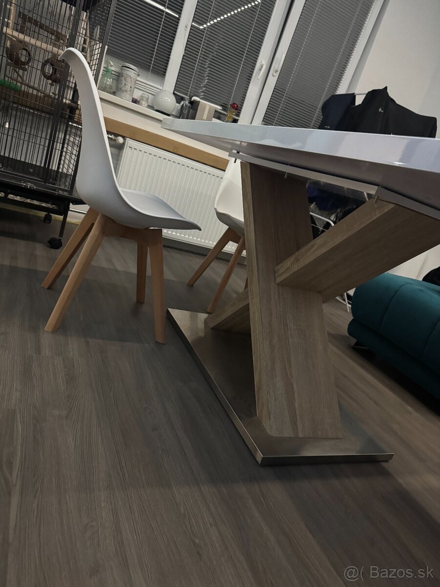 Predám jedálenský set (stôl + 4 stoličky) - 9