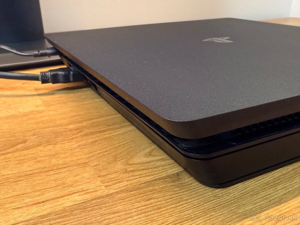 Playstation 4 Slim 500GB - 9