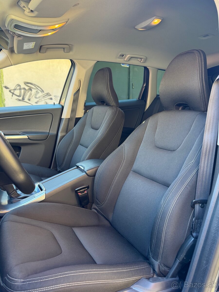 Predám Volvo XC60 AWD - 9