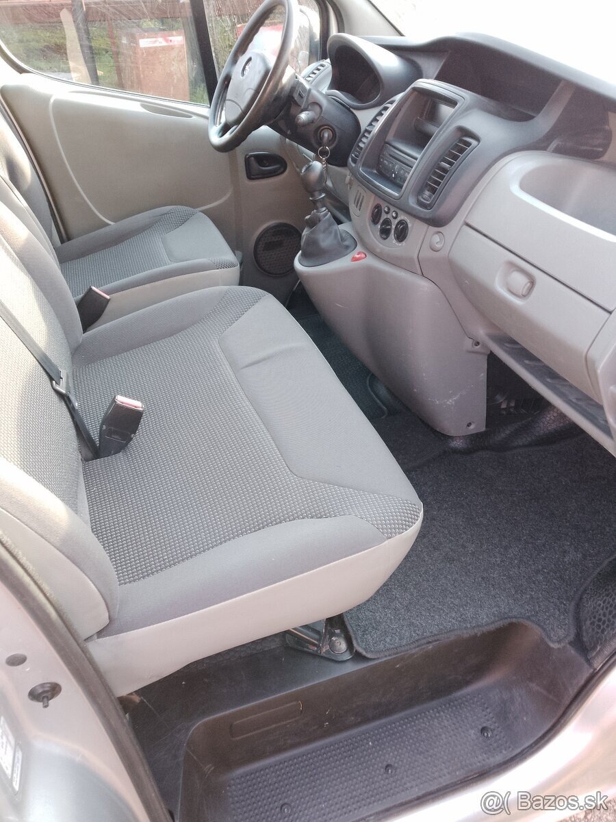 Opel vivaro long 2,0dci - 9