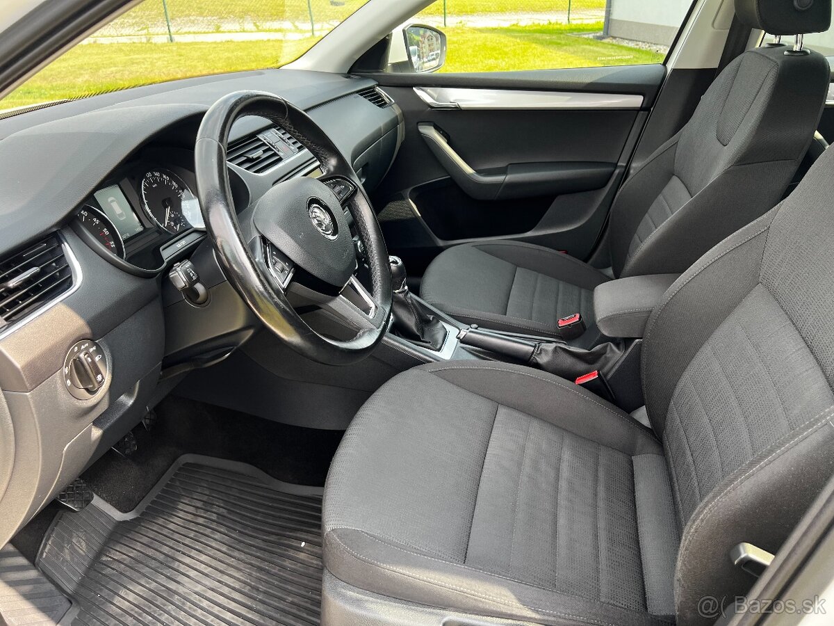 Škoda Octavia kombi 1.6TDi ELEGANCE ALU - 9