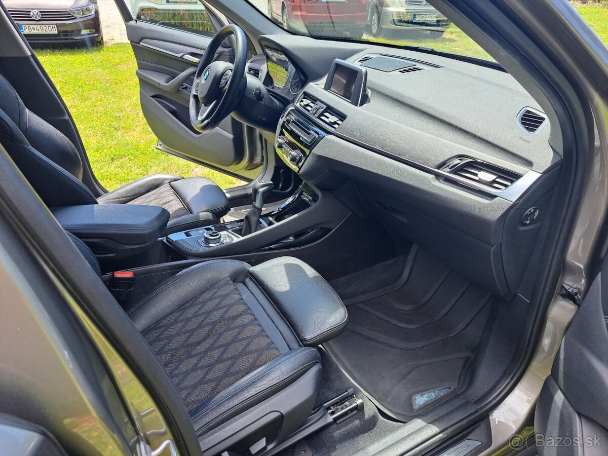 X1 xDrive 20i xLine A/T - 9