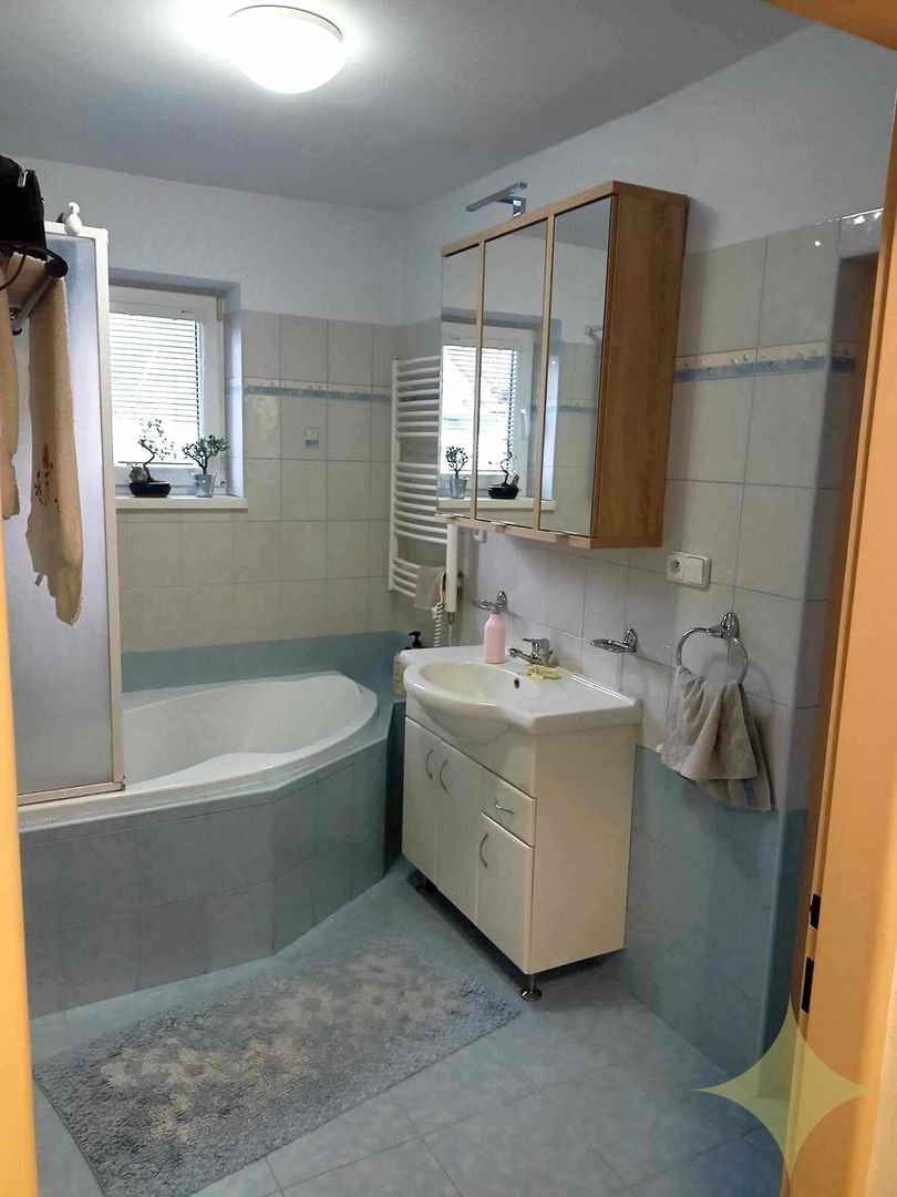 REZERVOVANÉ - PREDAJ, menší rodinný dom v blízkosti centra m - 9