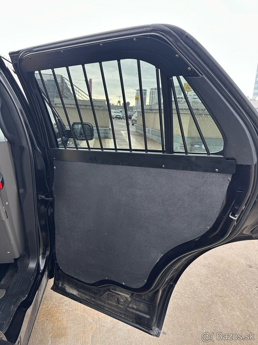 NA PREDAJ: POLICAJNÝ ŠPECIÁL FORD EXPLORER INTERCEPTOR 2019 - 9