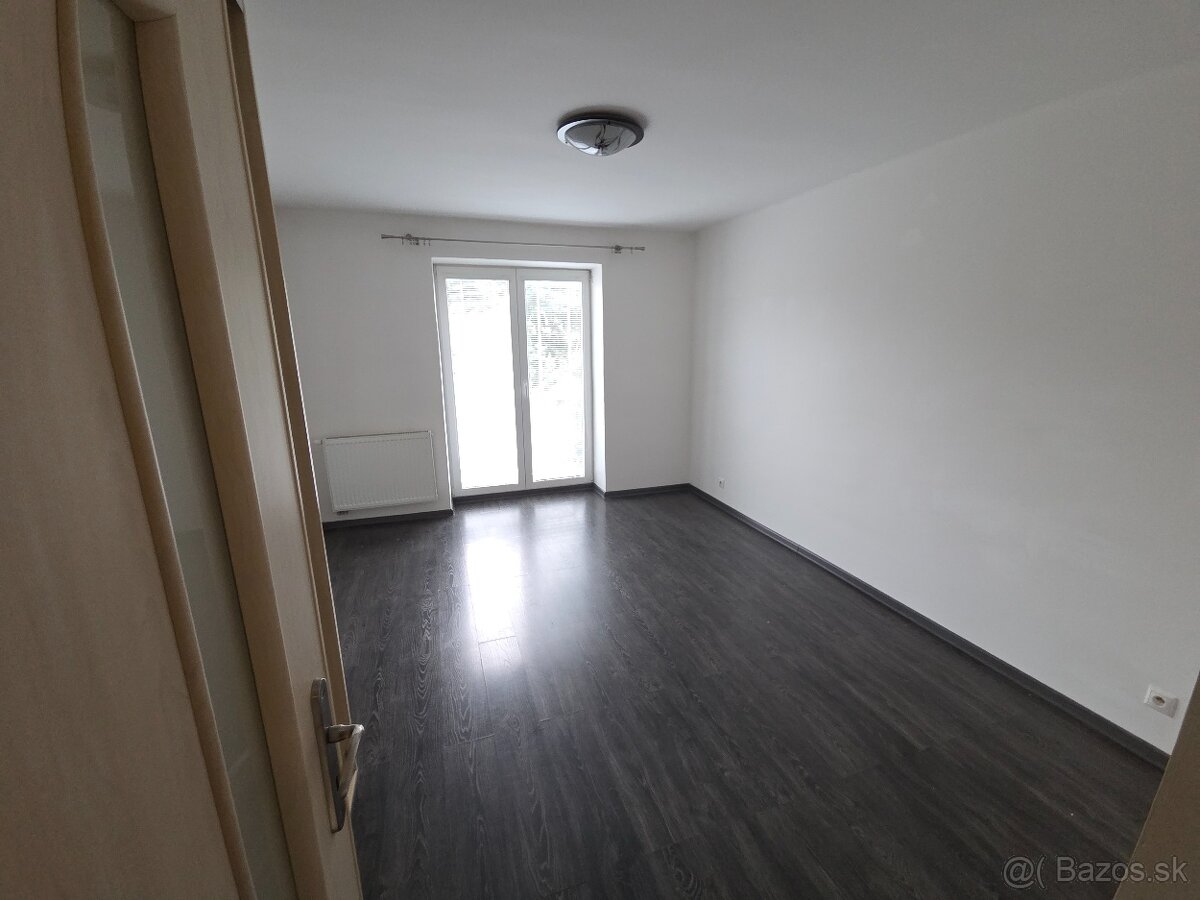 Na predaj 2 izbový byt s balkónom v Poprade centrum - 9