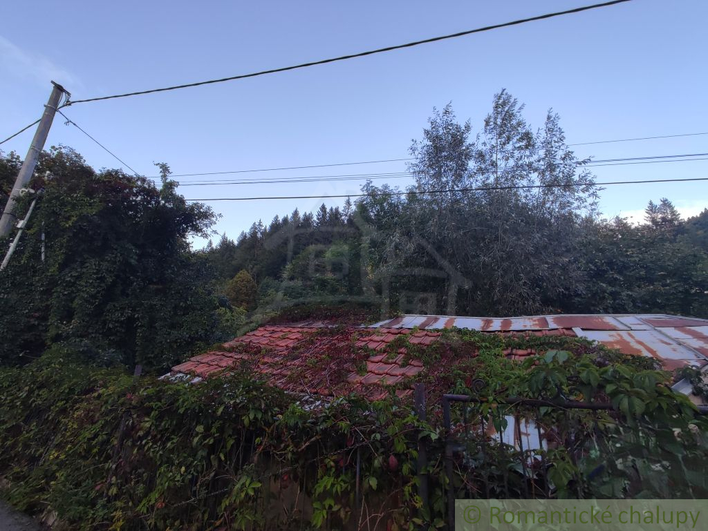 Ponúkame na predaj pozemok v Kolároviciach pri Bytči s roz - 9