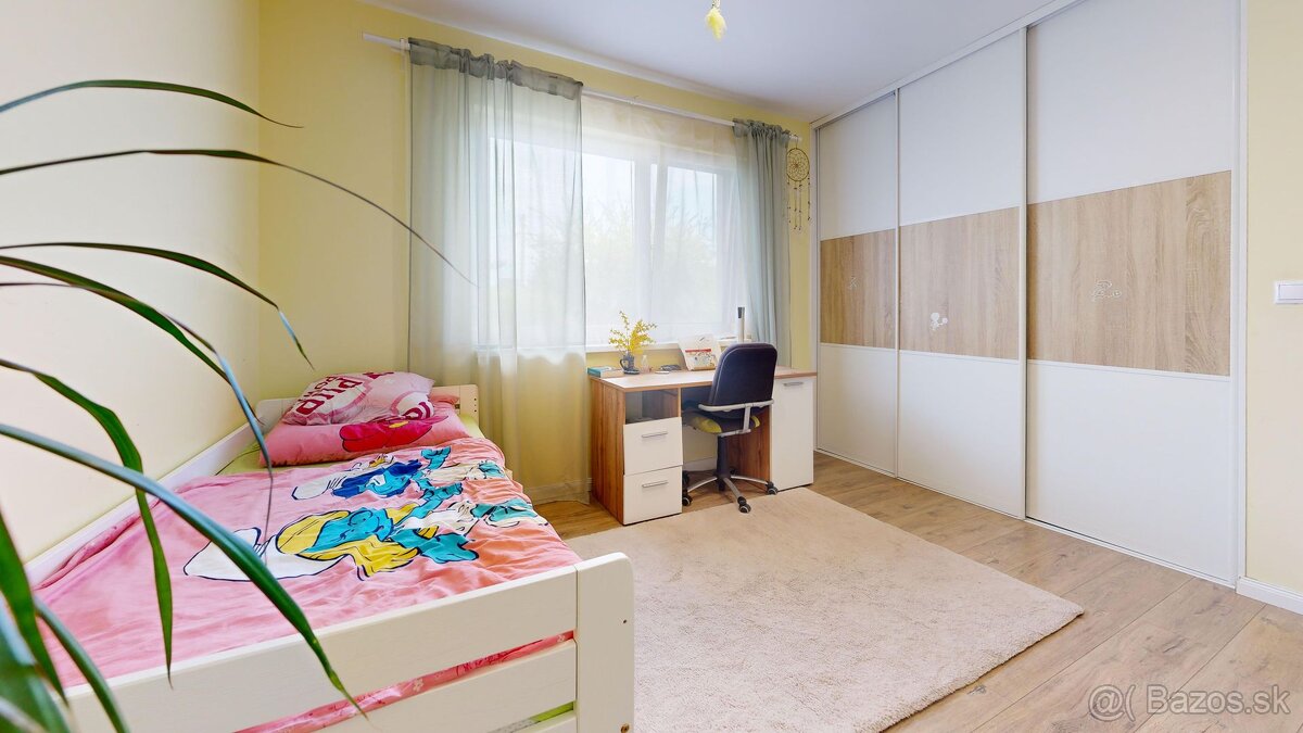 Na predaj priestranný rodinný dom v Slovenskej Novej Vsi - 9