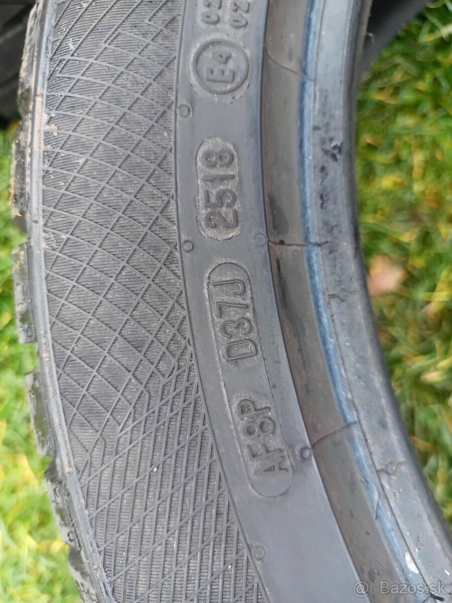 4x zimné 235/45 r17 - 9