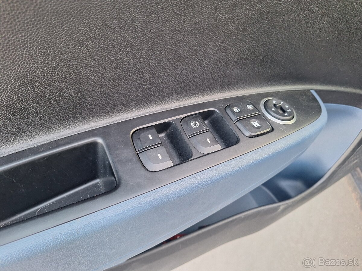 HYUNDAI I10 BENZÍN 1,2 AUTOMAT - 9