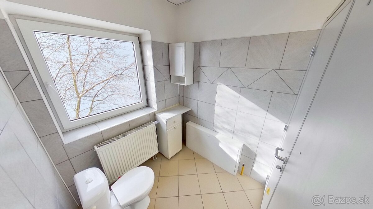 Obchodno skladový objekt 724 m2 + pozemok, Západ - 9