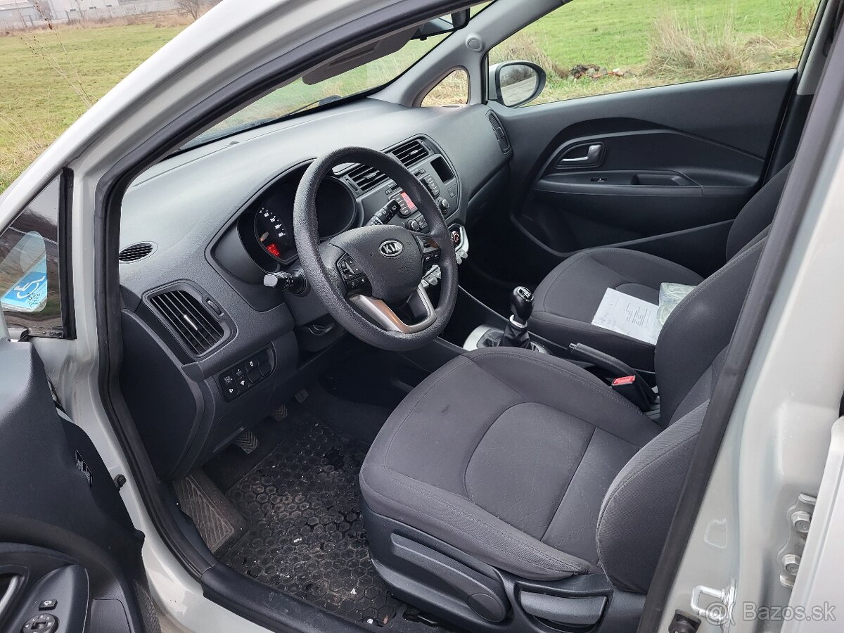 Kia rio - 9