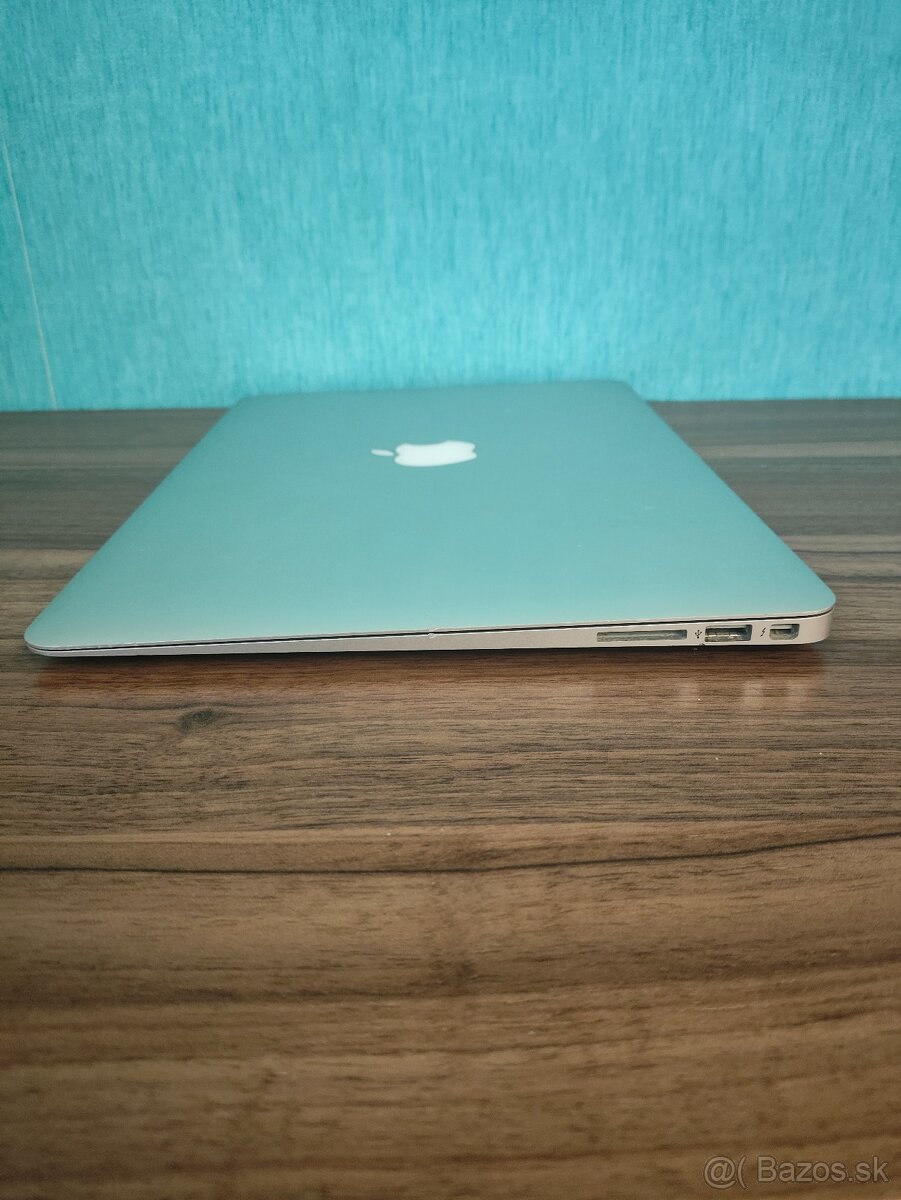 Apple MacBook Air 2017 – i5 / 8GB / 256GB - 9