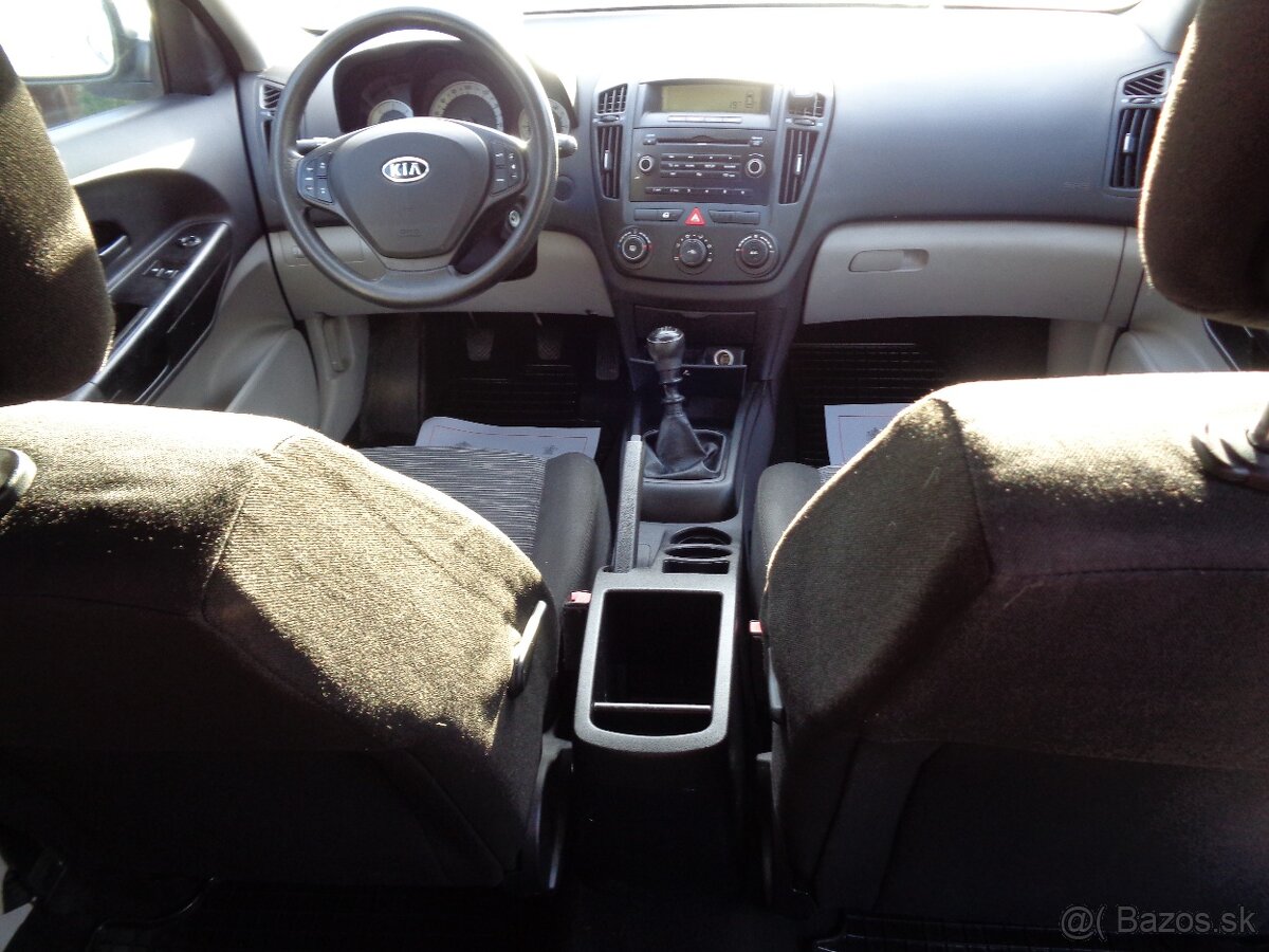 KIA Cee’d 1.6 CRDi VGT LX - 9