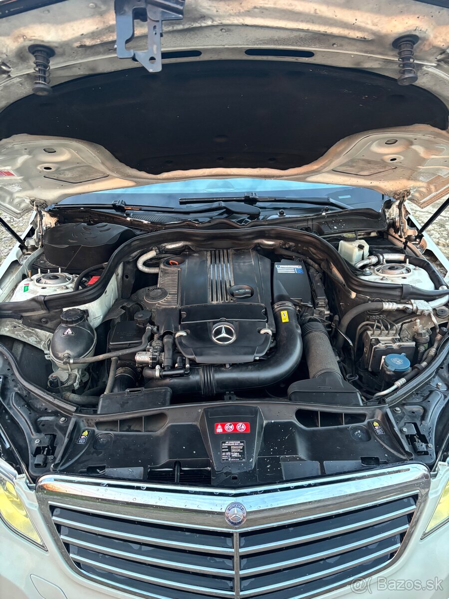 Mercedes E200 - 9