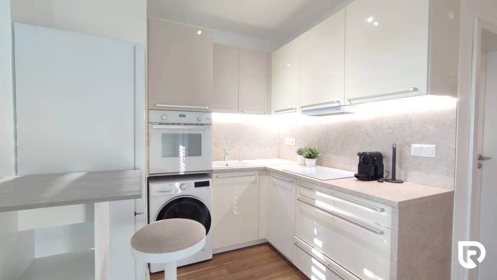 RentHub | Garsónka 31m2 + parking, Vinohrady | Trenčín - 9