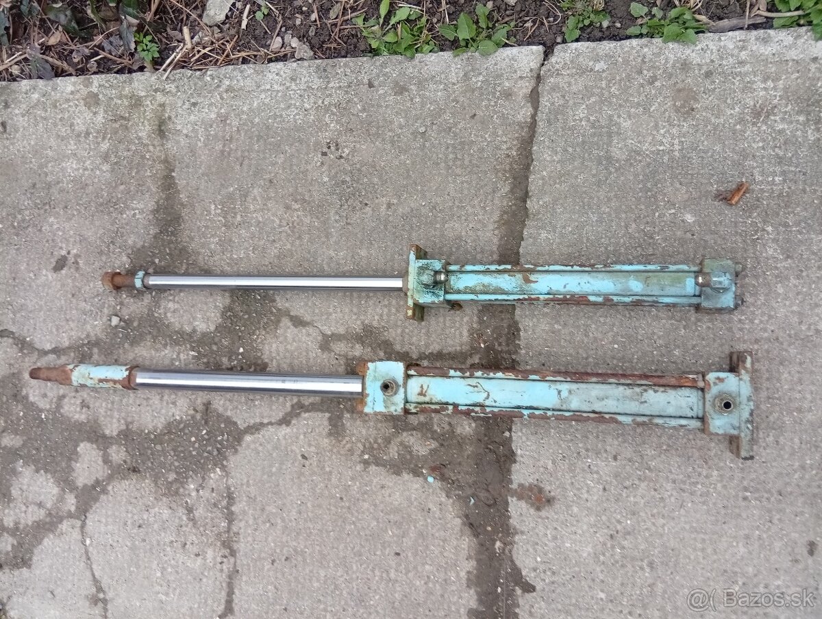 Predám tieto 2 piestnice:-:-: - 9