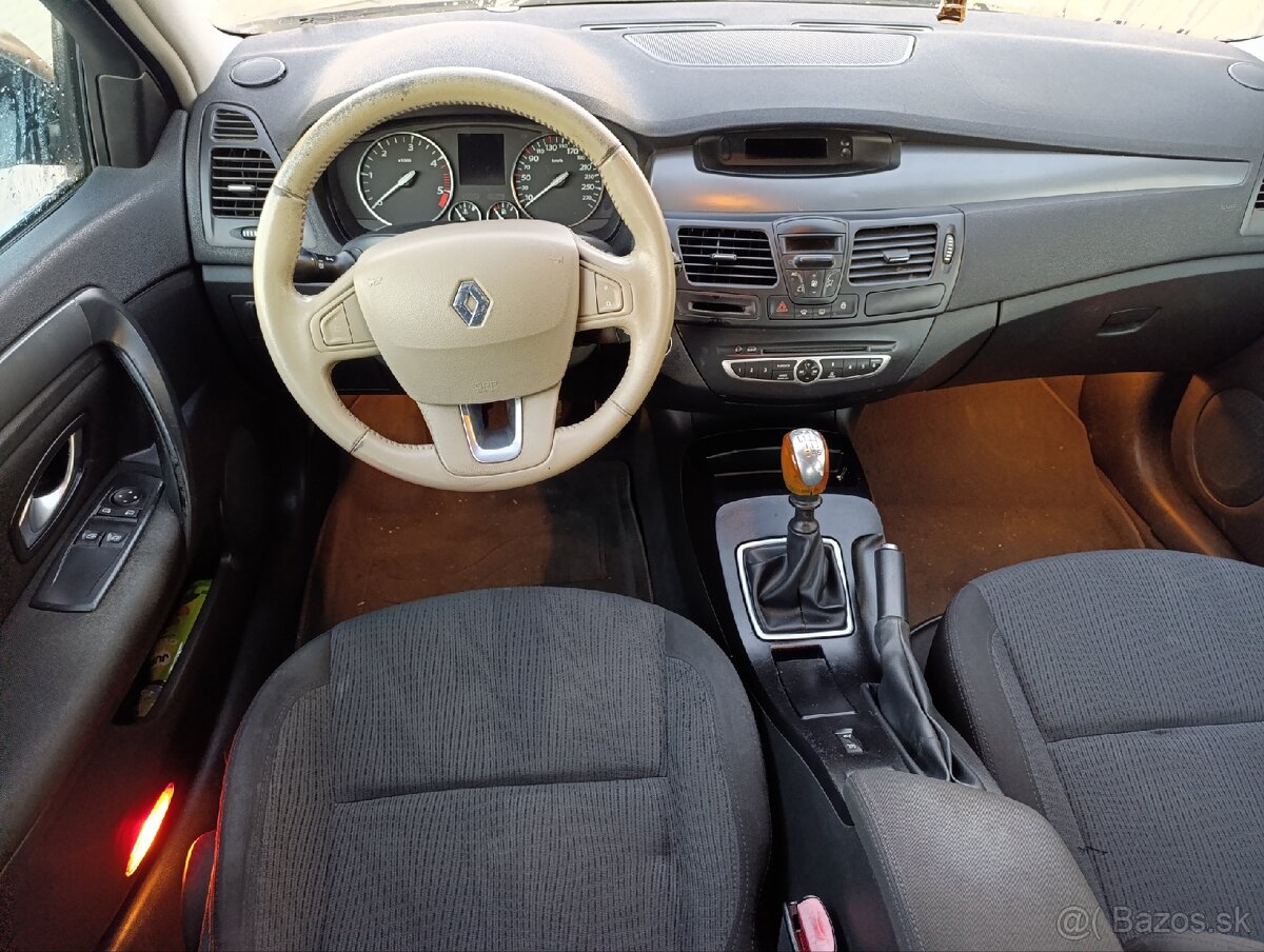 Renault Laguna 3 1.5dci 81kw diesel 2008 M6 Nová STK a EK - 9