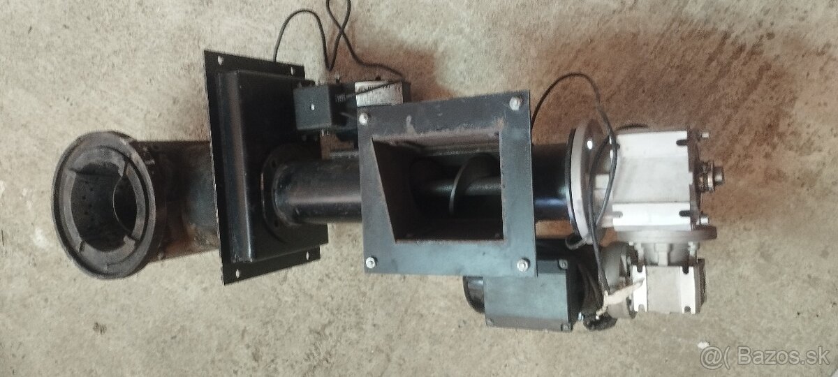 Podávač + zásobník - 9