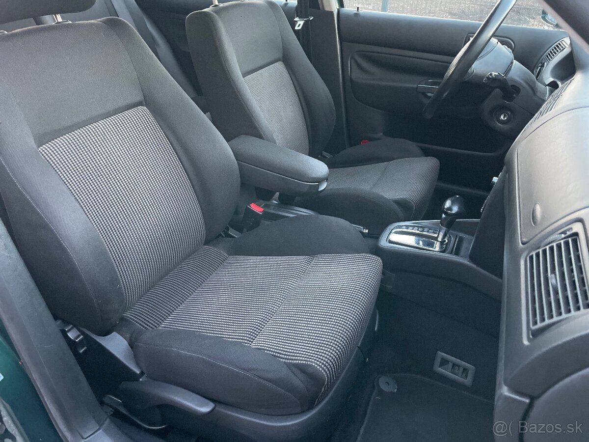 VW Golf IV 2.3 VR5 AUTOMAT - 9