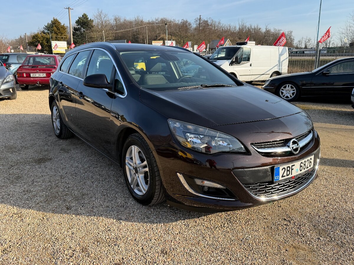 Opel Astra, 1.7CDTI 81KWVýhřev.Sedadel - 9