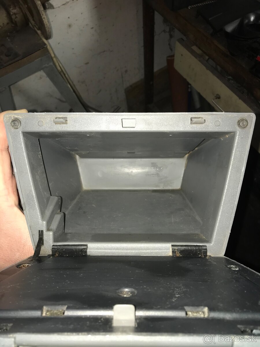 Škoda Felicia GLXI Skrinka Pod Rádio - 9