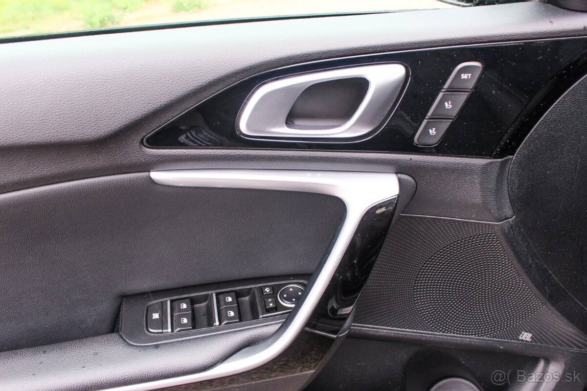 Kia XCeed 1.4 T-GDi Platinum A/T - 9