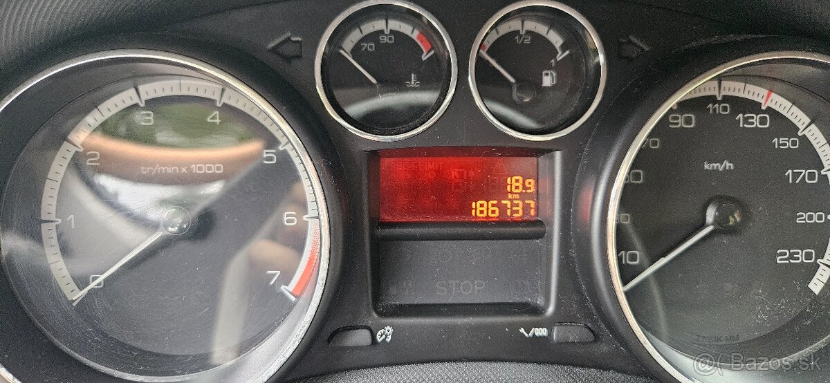 Peugeot 308 1.4i - 9