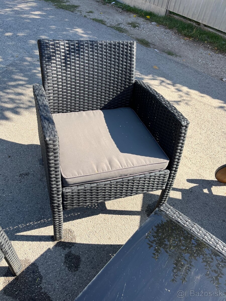 Ratanové sedenie plus servírovací stolík - 9