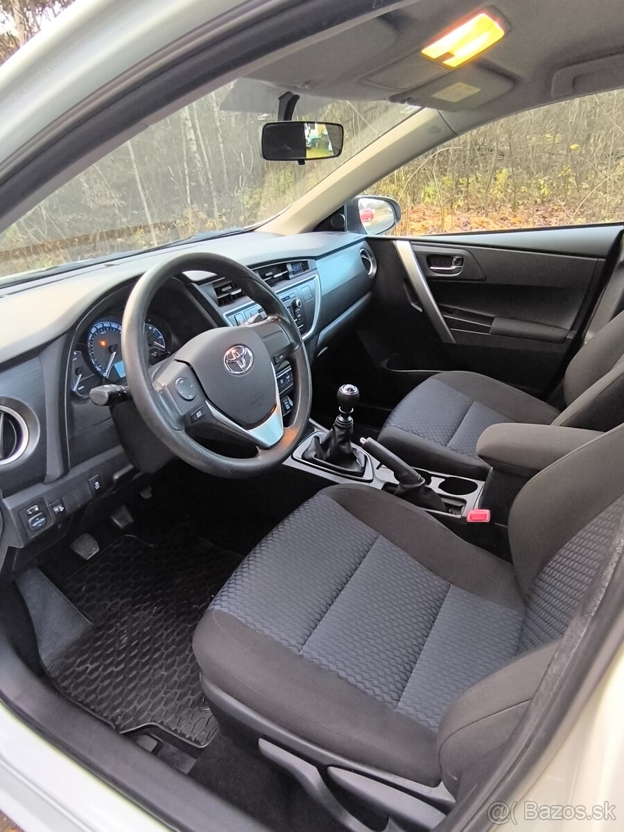 Toyota Auris Touring Sports 1.3 G - 9