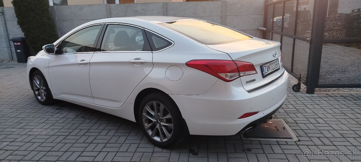 Hyundai i40, 1.7CRDi, sedan, model 2015 - 9