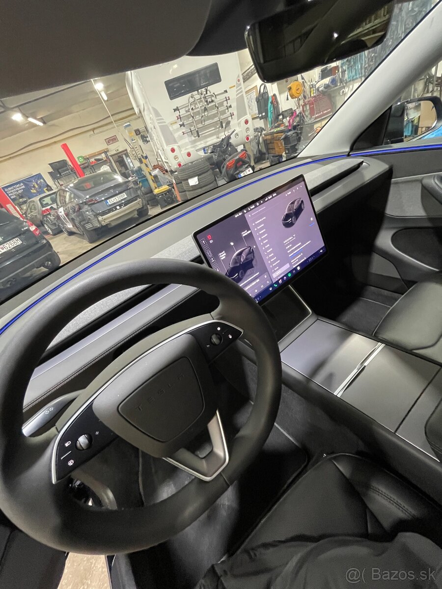 Tesla model Y Juniper LR RWD - 9