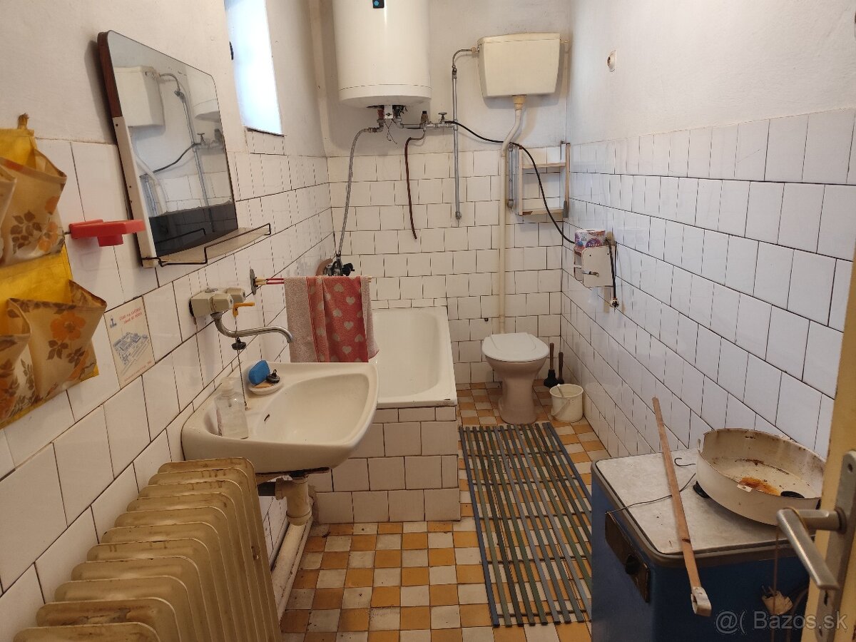 Rod. dom v Kováčovciach okr. Veľký Krtíš - 9