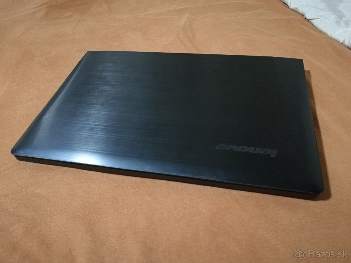 Lenovo Y500. i7-4-jadro. 15,6 FHD. 16 GB RAM. 256 GB SSD+1TB - 9