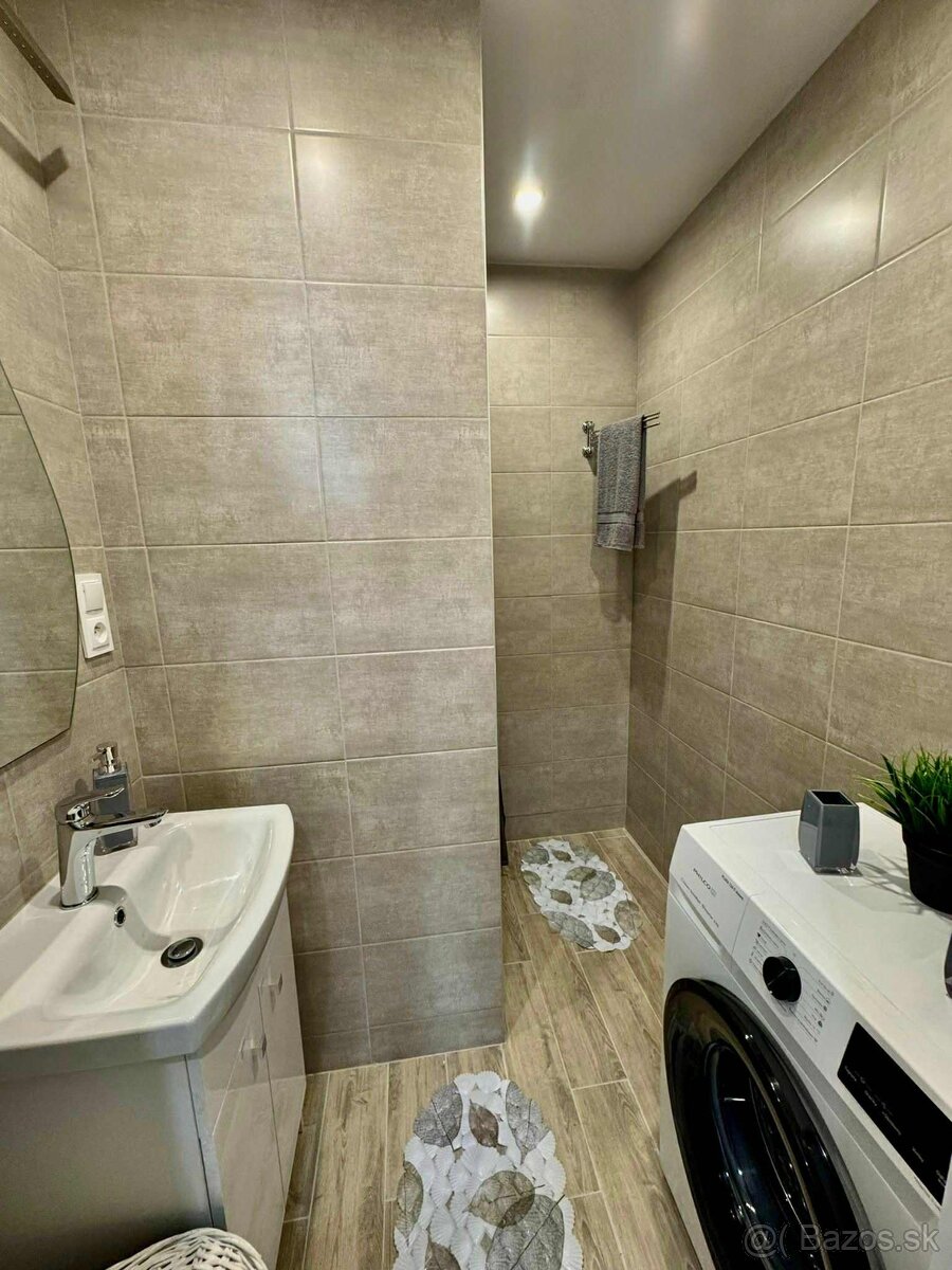Na prenájom novozrekonštruovaný 2 - izbový byt VK - 9