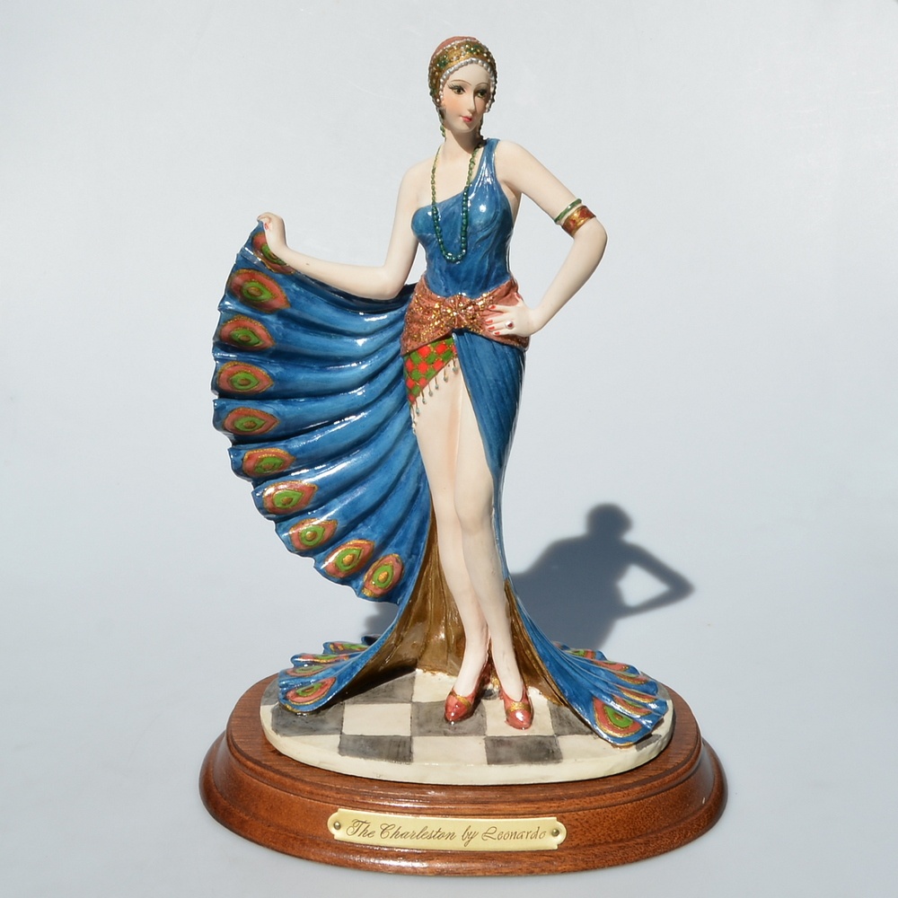 2 zberateľské sošky na drevenom podstavci - Tanečnice - 9