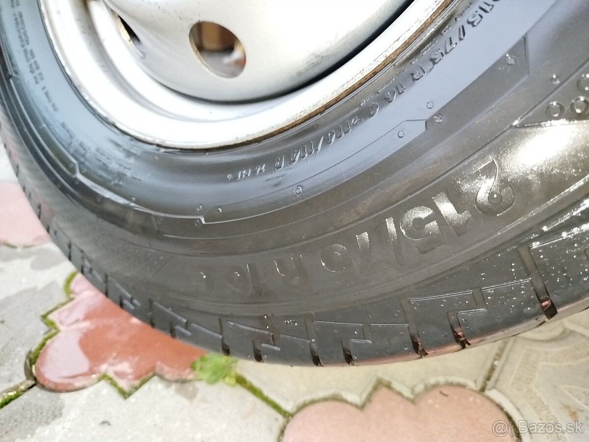 Predám pneu na diskoch 215/75r16c - 9