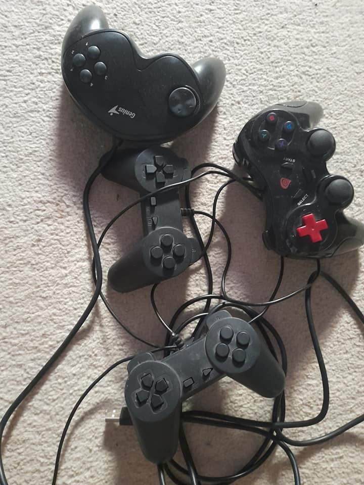 ovládače,káble,fotoaparát, - 9