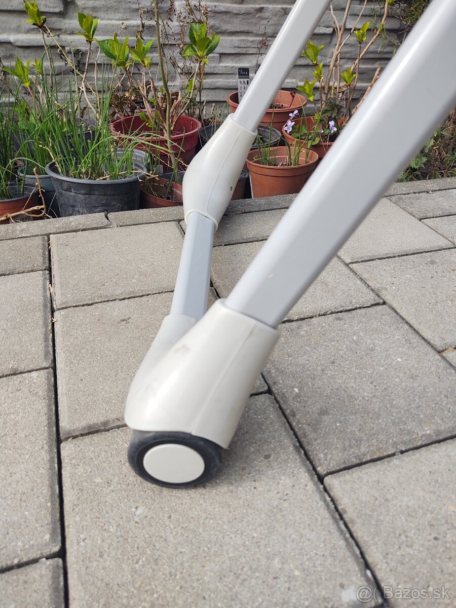 Detská stolička na kŕmenie - 9