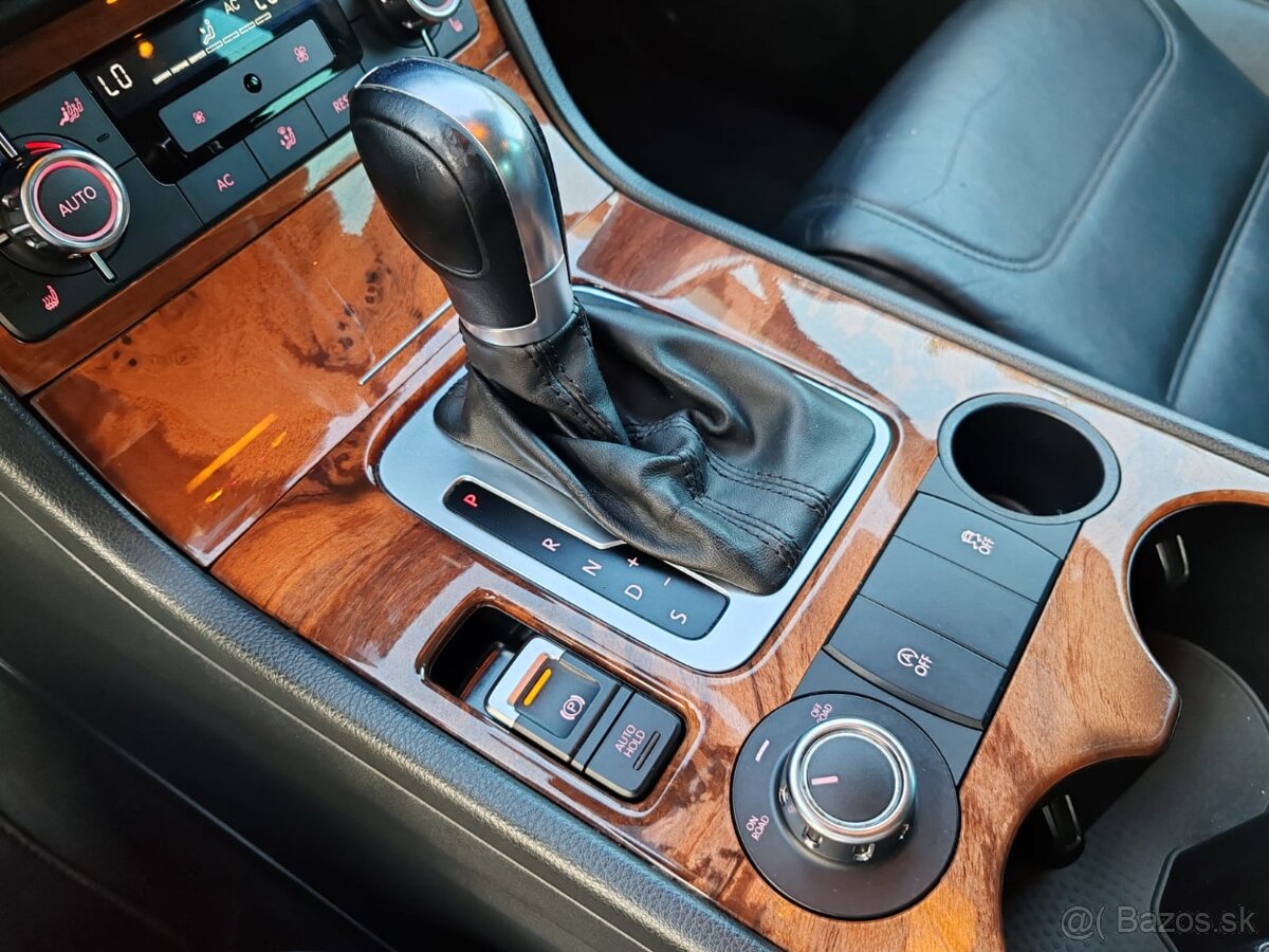 Volkswagen Touareg 3.0 V6 TDI 176kW CASA - 9