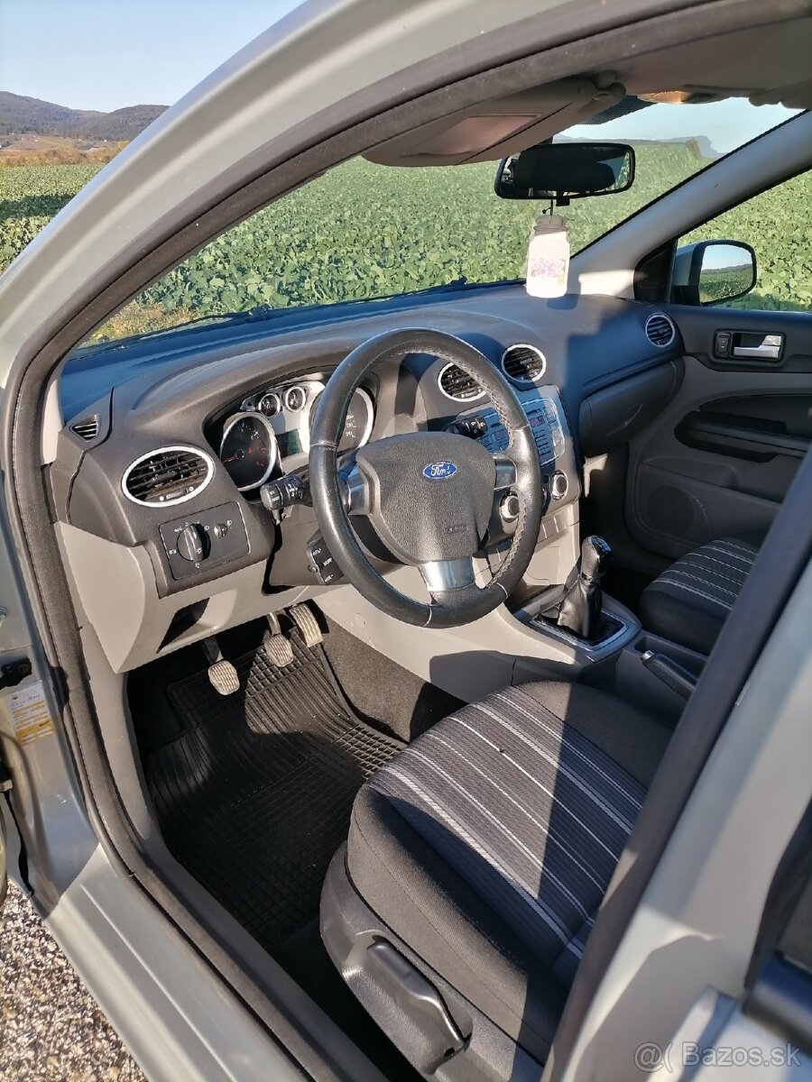 Ford Focus, benzín - 9