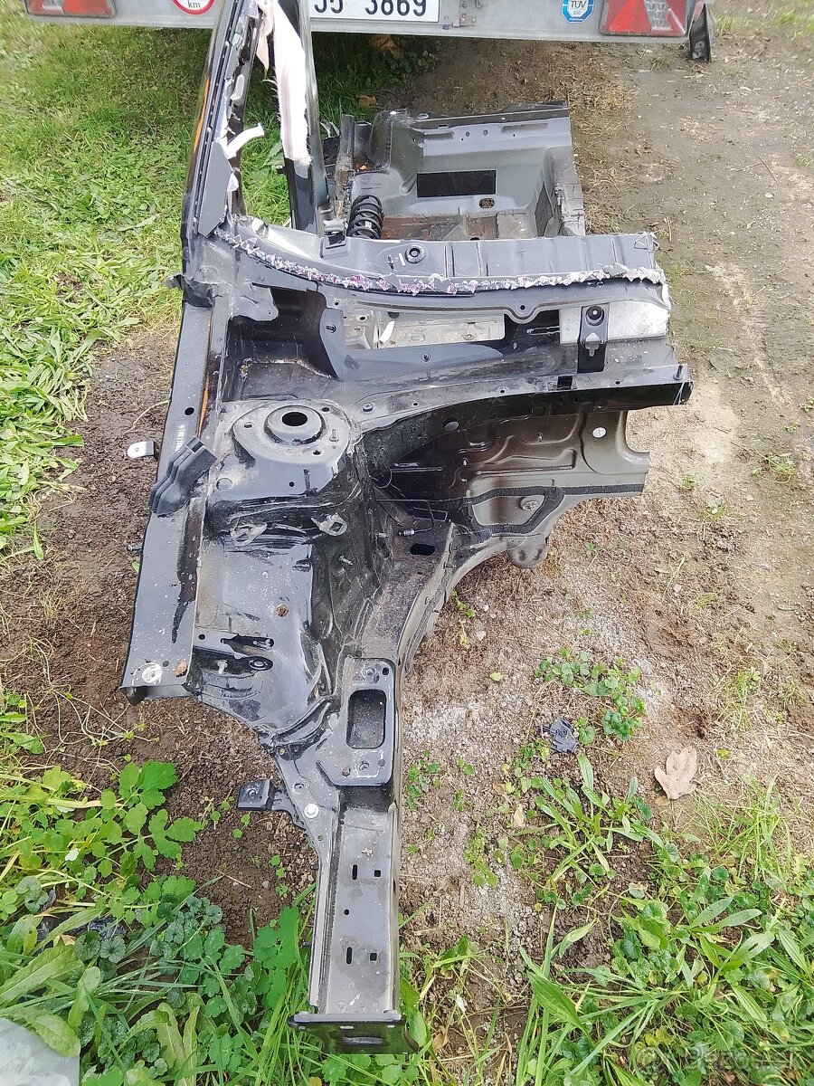 Škoda Octavia IV díly nosník,čtvrtka,podběh,celo - 9