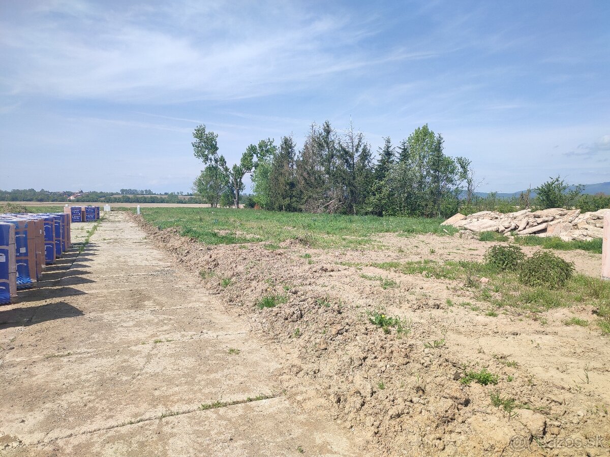 Predaj 3 pozemkov v obci Hnojné - 9