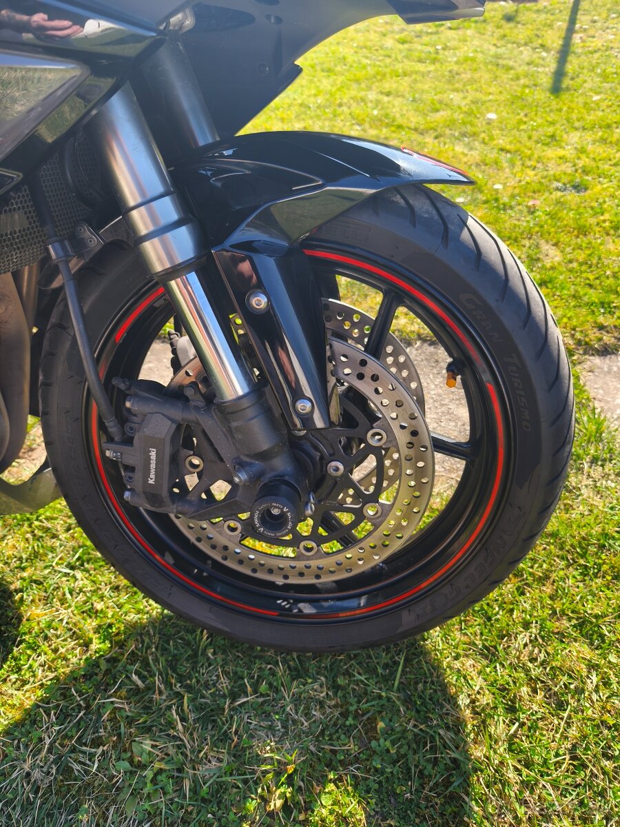 Kawasaki Ninja 1000SX - 9