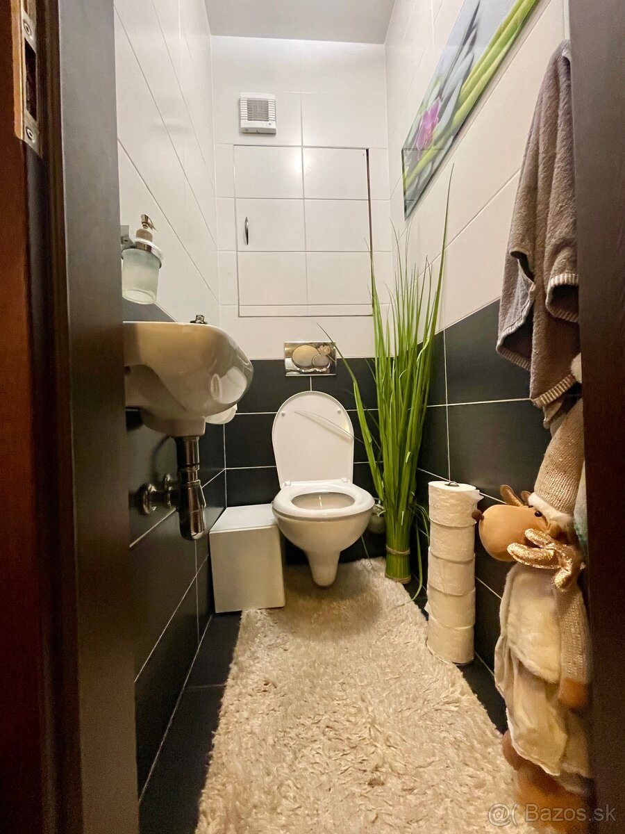 Zariadený 3 izbový byt v Komárne - 9