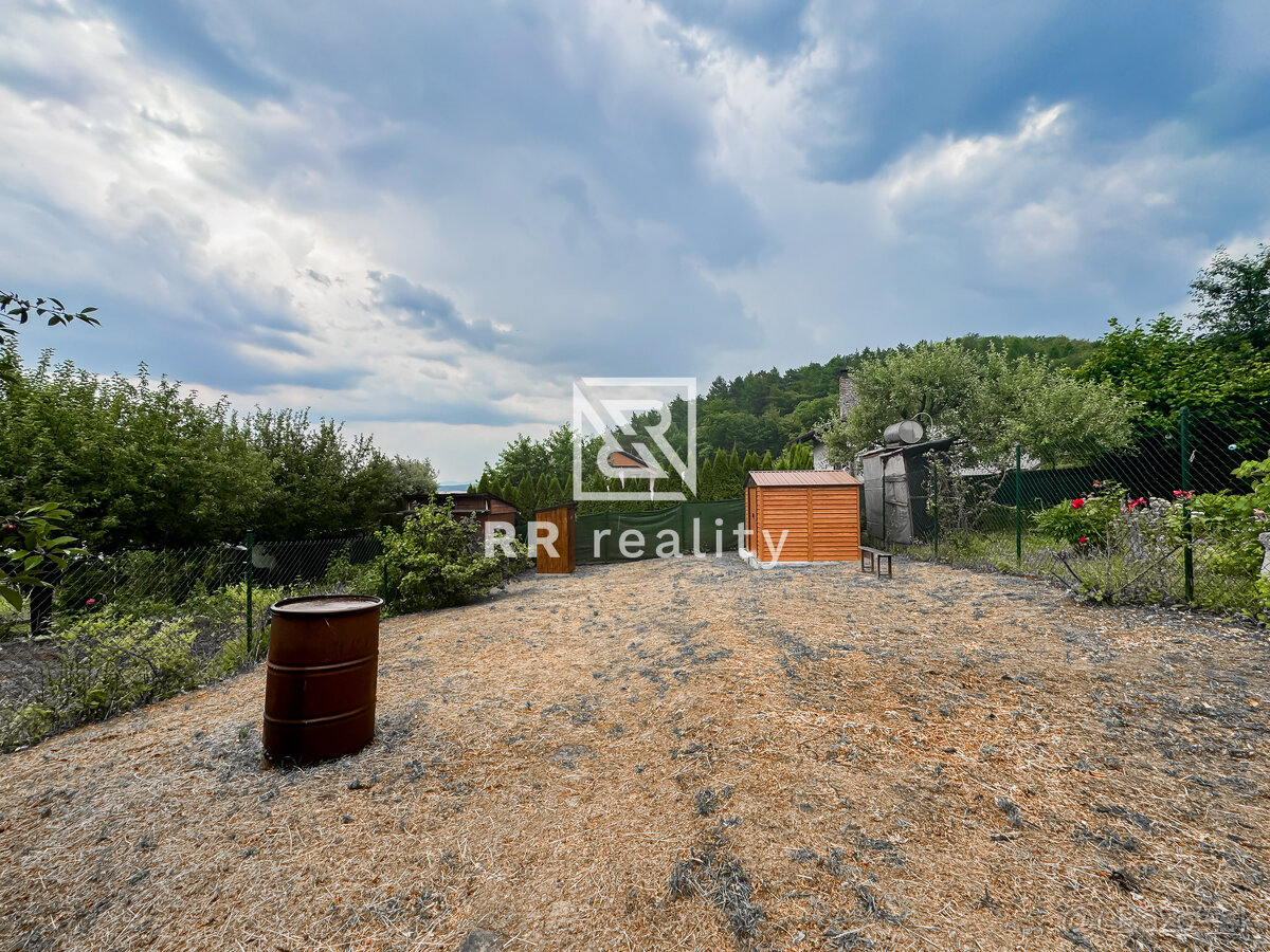 Sokoľ - murovaná chata so záhradou pri lese len 9km od Košíc - 9